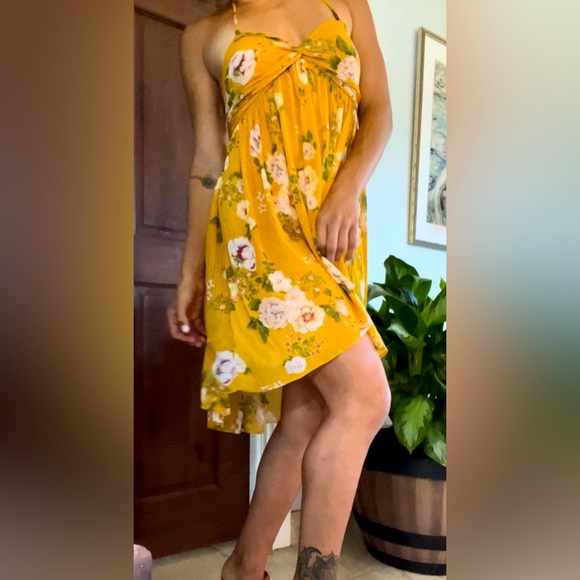 FREE PEOPLE MUSTARD DRESS w.flower detail - Picture 3 of 6